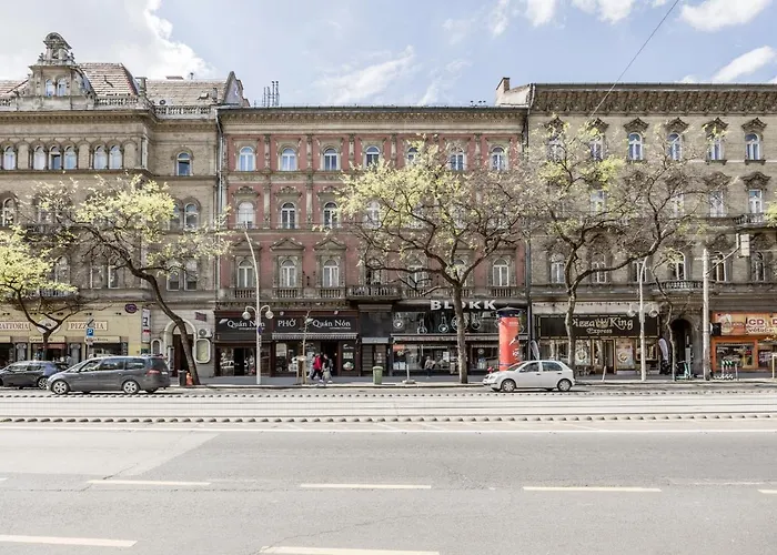 Elisabeth 52 * Budapest
