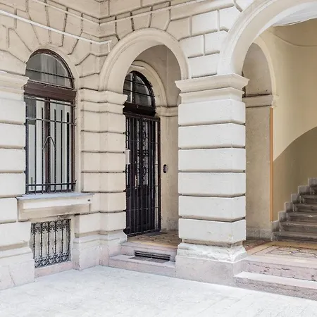 Apartament Elisabeth 52 *